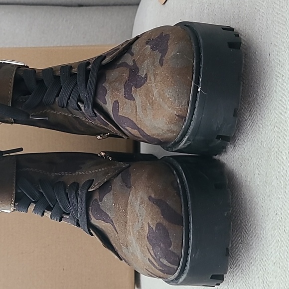 Design Lab Aurora Camo Combat Boots - 8 - Picture 8 of 15